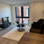 York Centre Cosy Stay With Free Parking & Gym